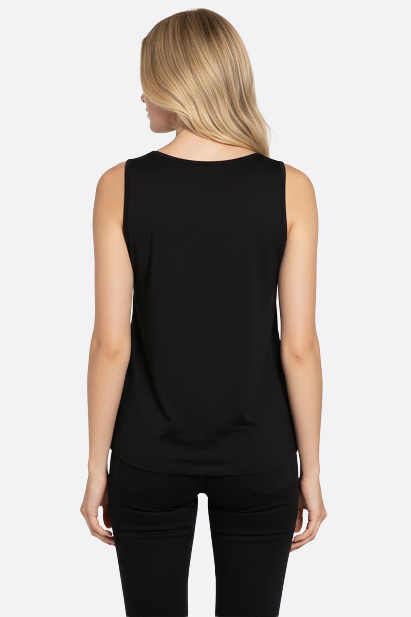 Top nero senza maniche con tasca frontale decorata da sequins dorati, perfetto per look eleganti e serate raffinate.