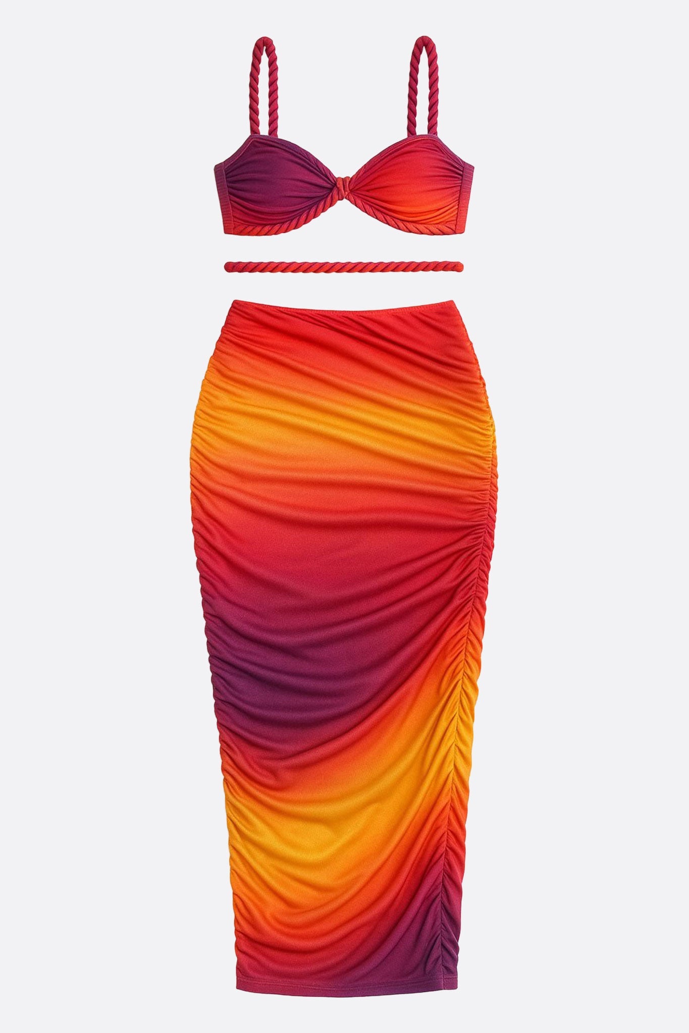 Dettaglio della texture drappeggiata della gonna asimmetrica in rosso arancione e del bustier con bretelle torsionate,...