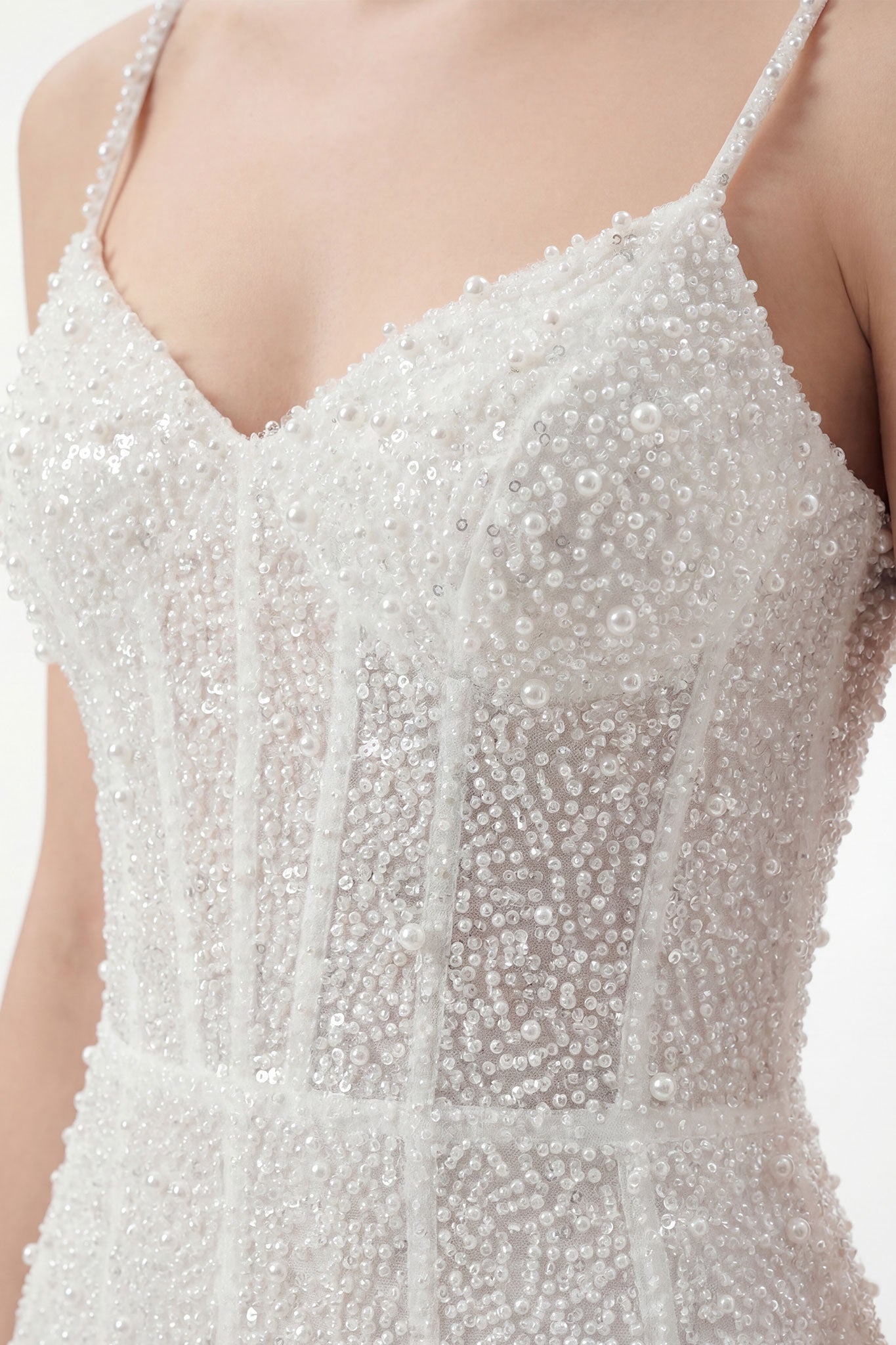 Robe courte perlée blanche Otheo à bretelles