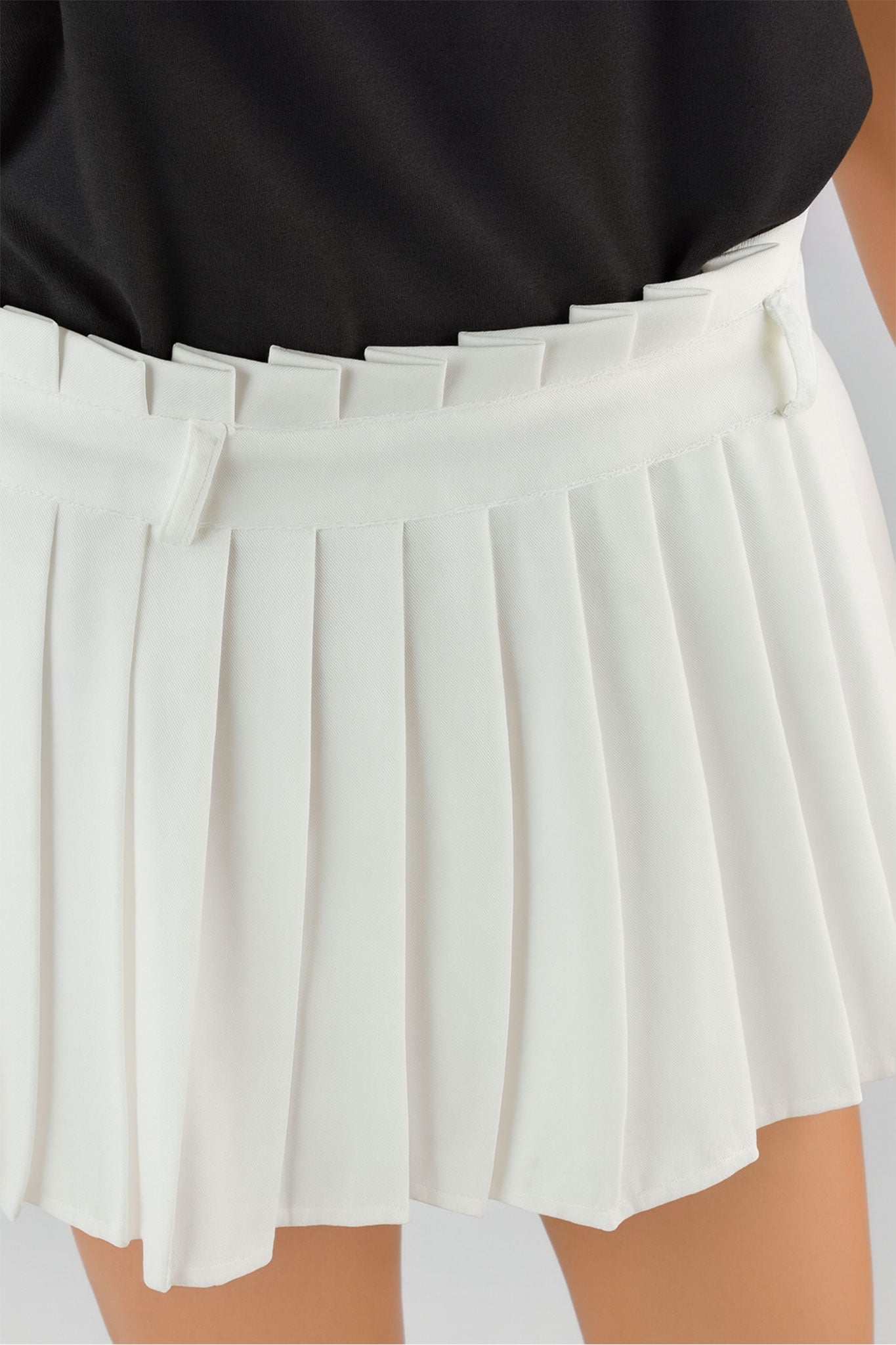 Jupe courte blanche à plis structurés - MISCIANO