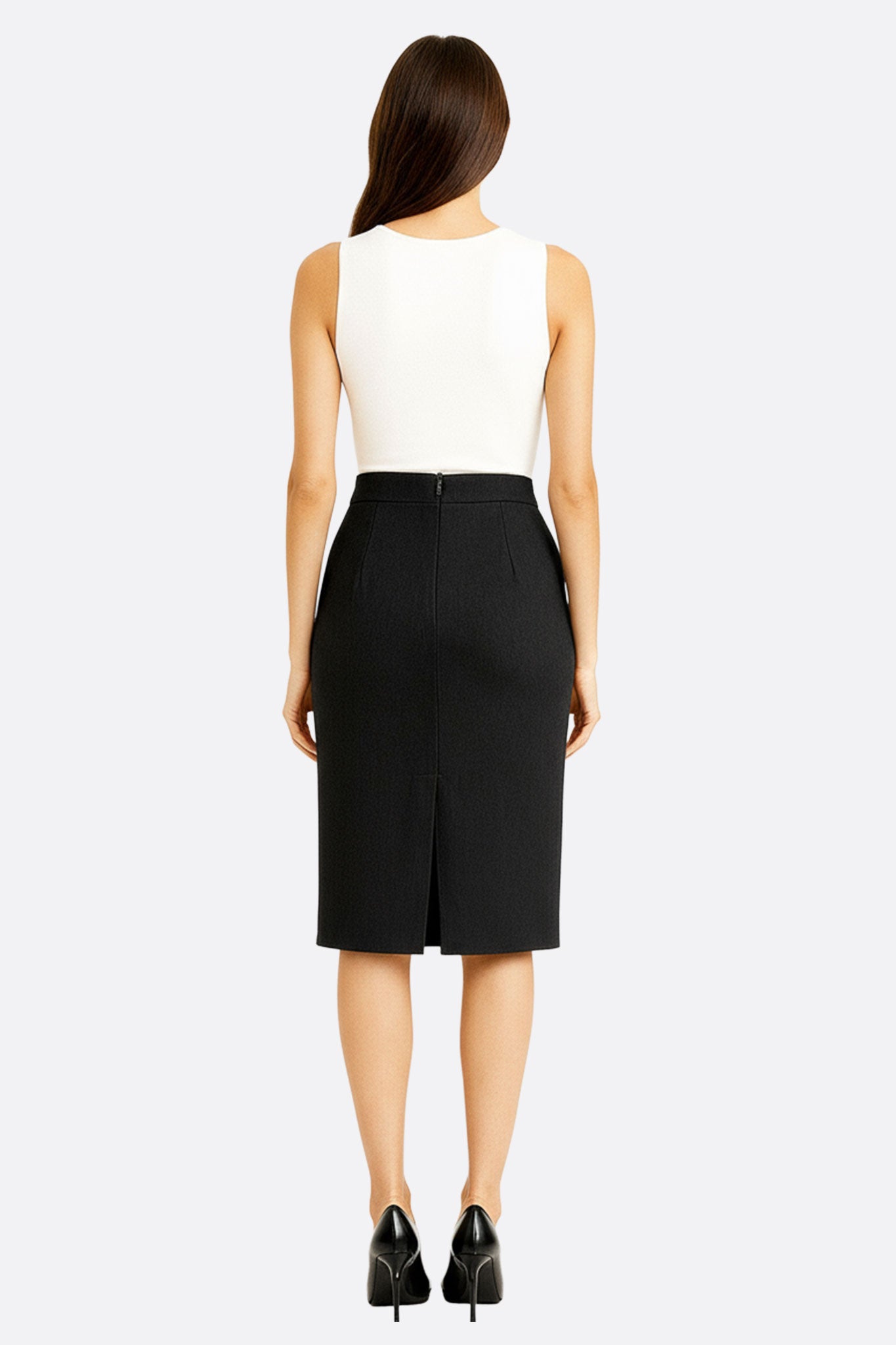 Particolare della gonna a tubino grigia antracite, con taglio dritto e fessura, ideale per occasioni eleganti e look...