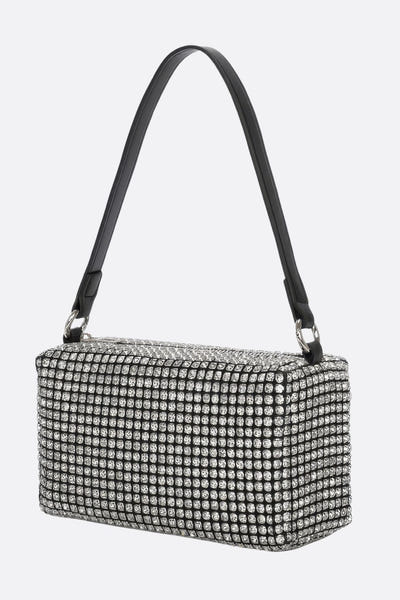 
Sac à main rectangulaire en strass argentés, avec anse élégante, parfait pour illuminer une tenue de soirée chic.



