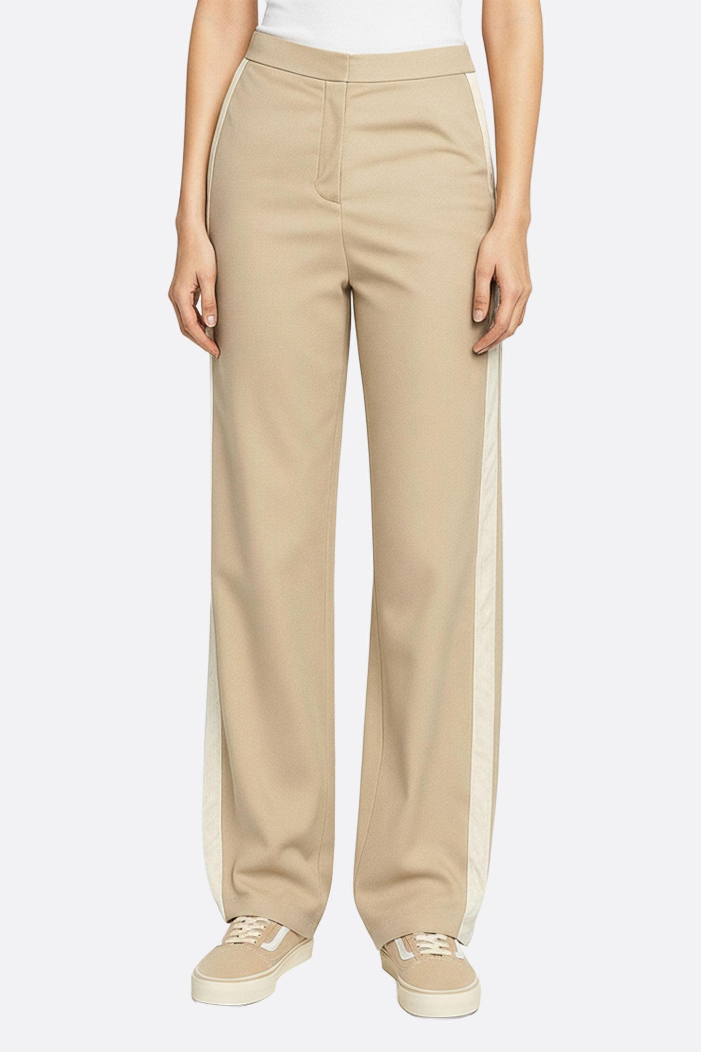 Beiger, lässiger Palazzo-Hose mit weißen Kontraststreifen, ideal für entspannte Sommerabende.