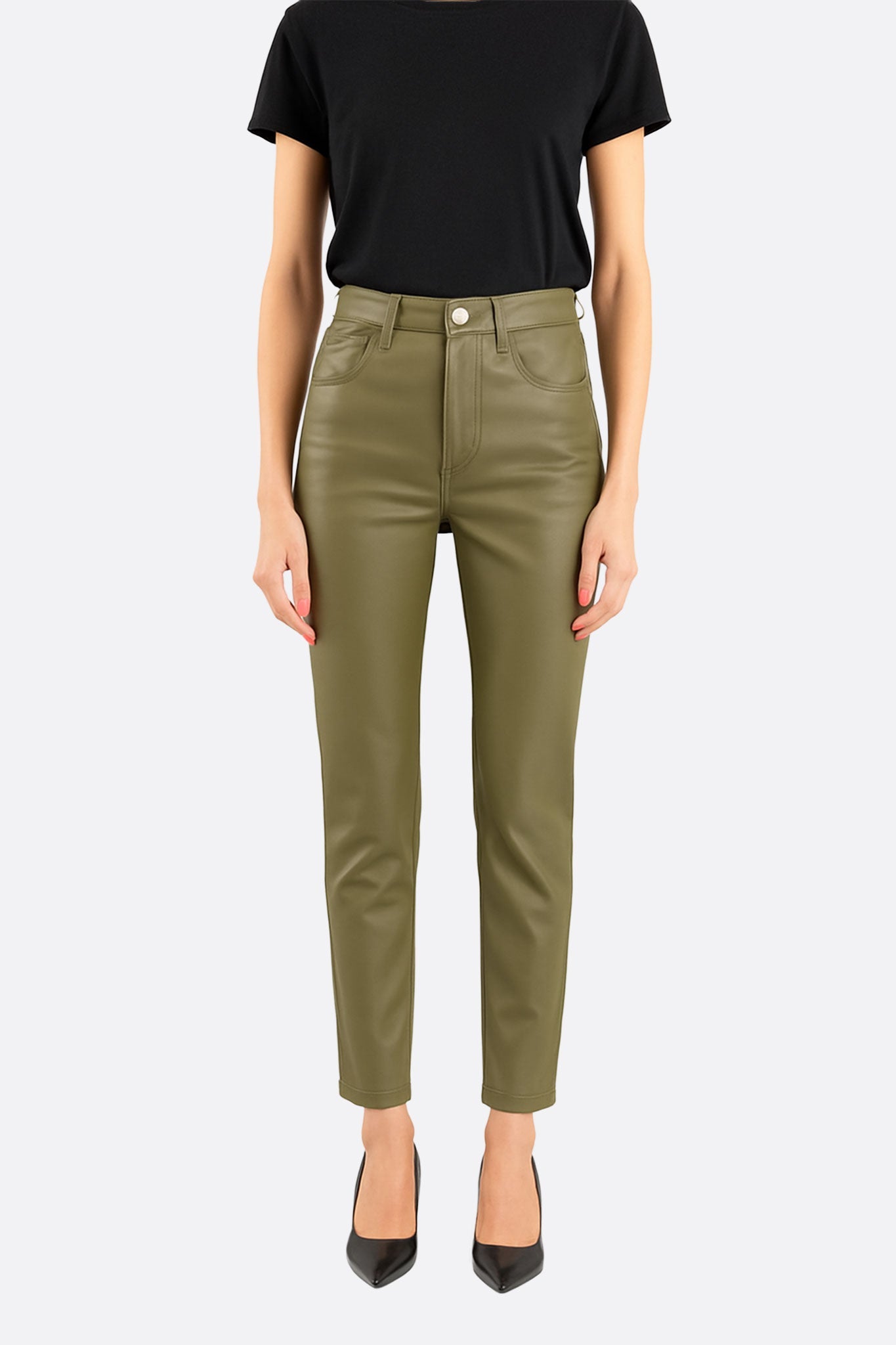 Eleganter, hoch taillierter Hosen aus khakifarbenem Kunstleder, ideal für moderne Abendlooks oder schicke Büro-Outfits.