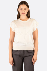 Белый безрукавка из тонкой пряжи