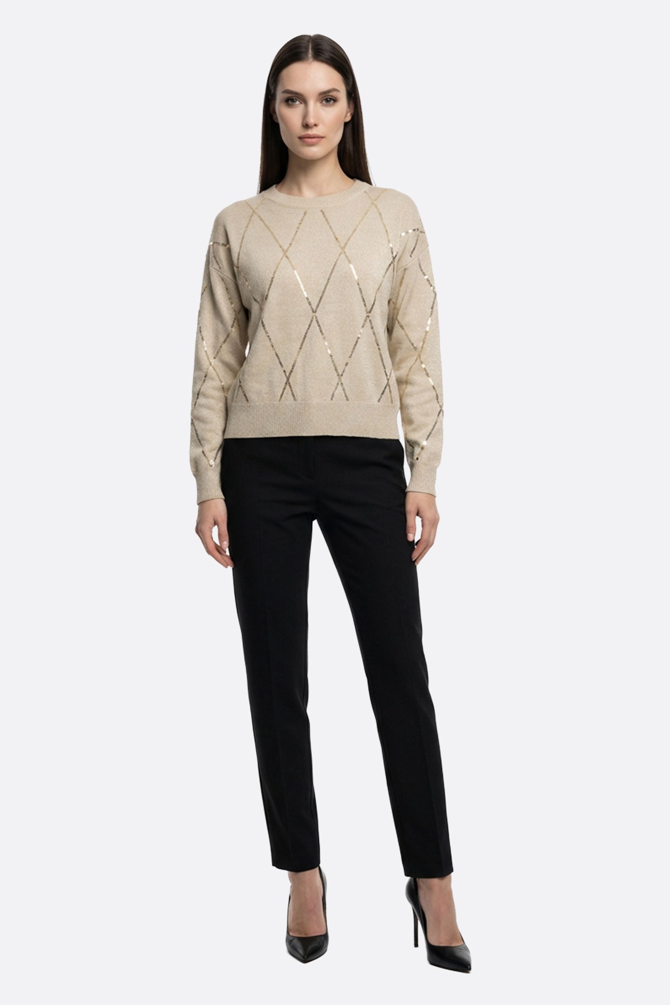 Pull gris clair en laine mélangée avec accents brillants, idéal pour une allure élégante lors d'occasions spéciales.