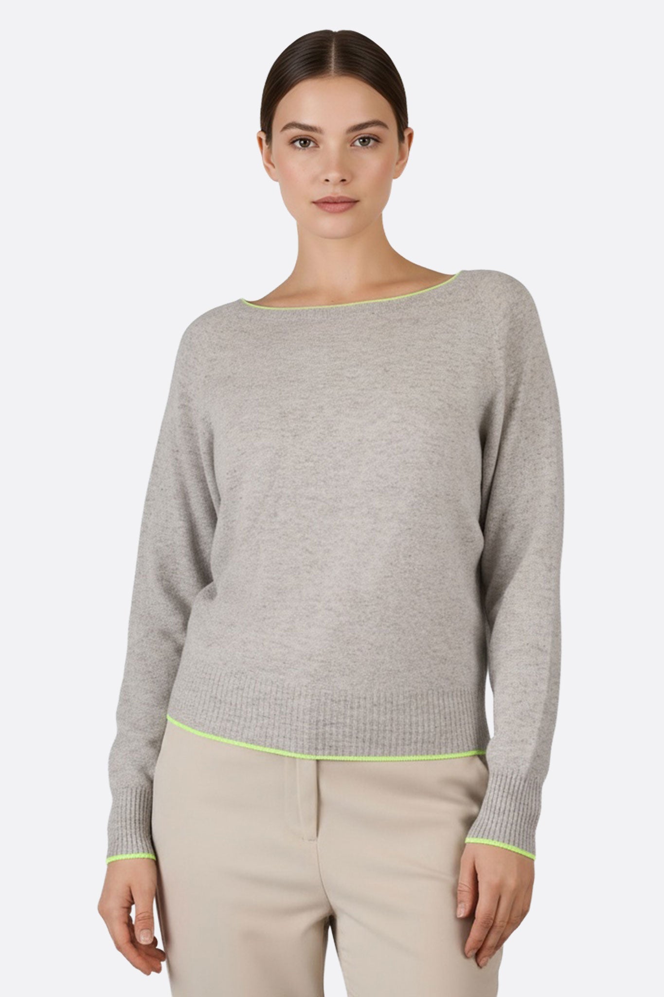 Maglione grigio in lana merino e cachemire con dettagli fluorescenti, perfetto per look eleganti e casual.