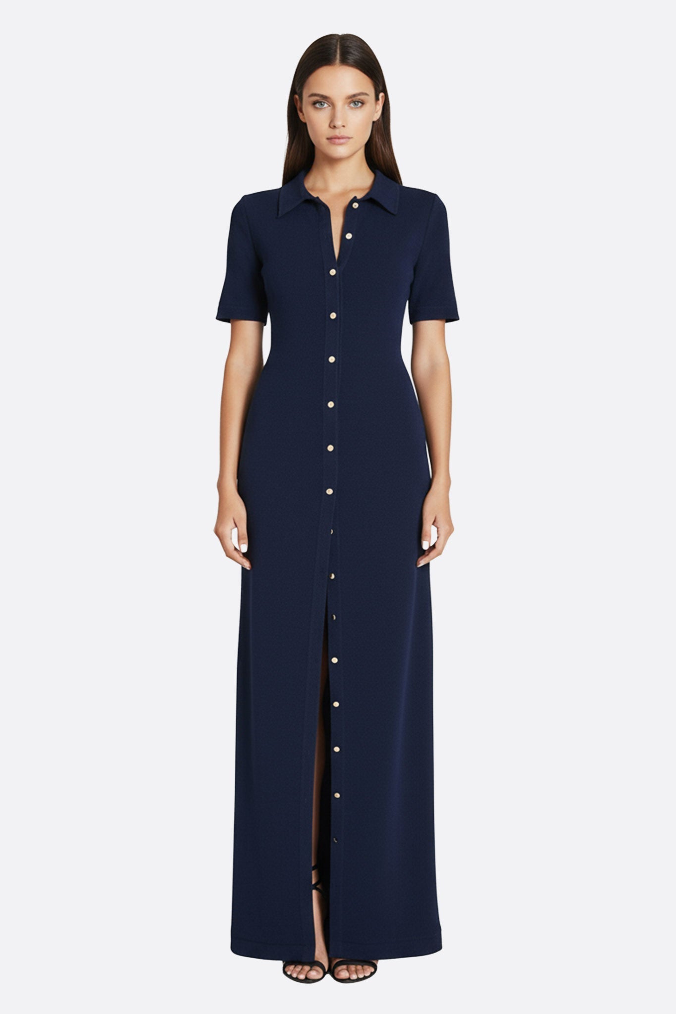 
Robe chemise longue bleu marine avec fente élégante et boutons, parfaite pour une soirée chic ou un rendez-vous au bureau.




