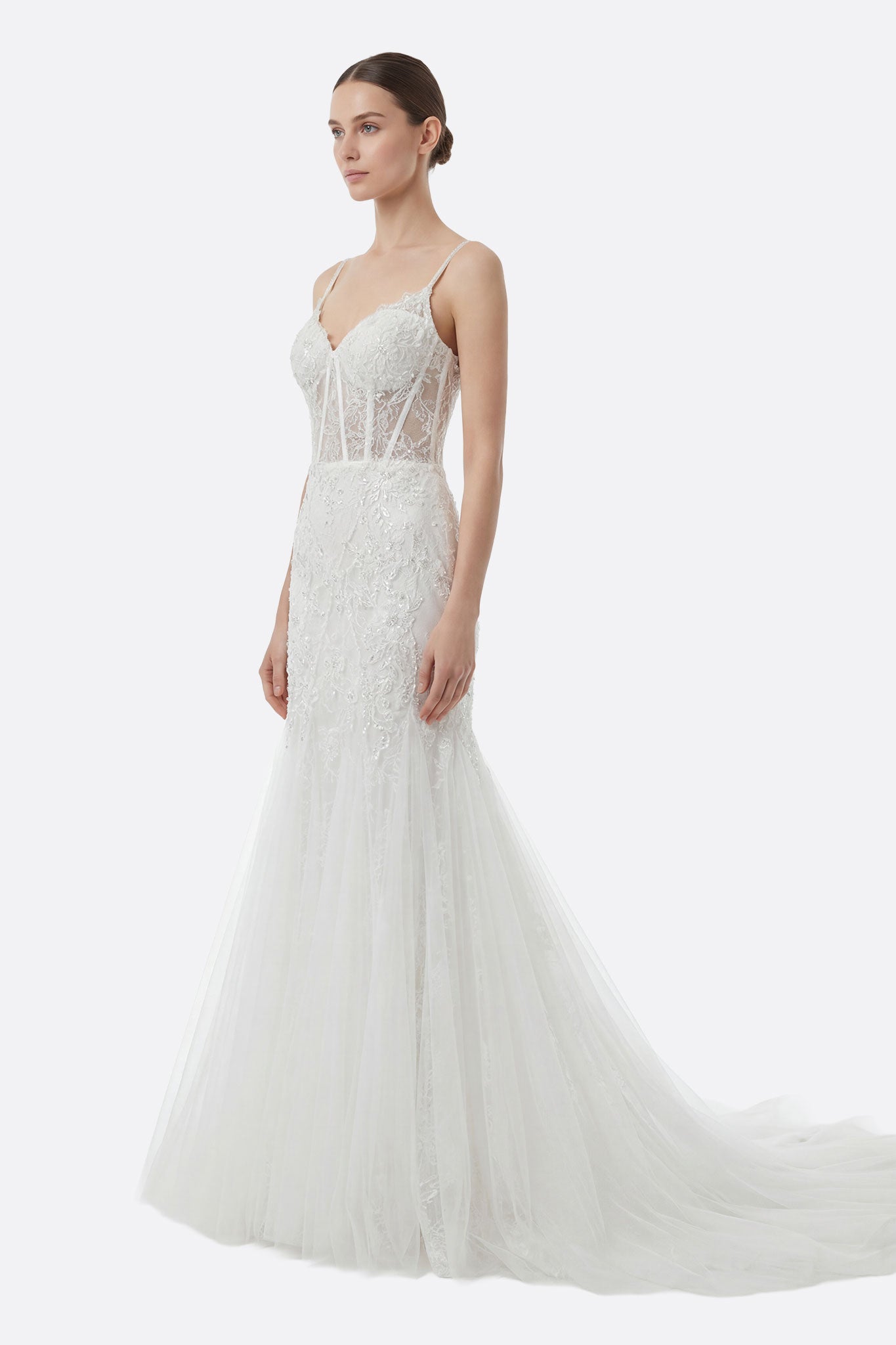 
Robe longue blanche Marla en dentelle et tulle à fines bretelles



