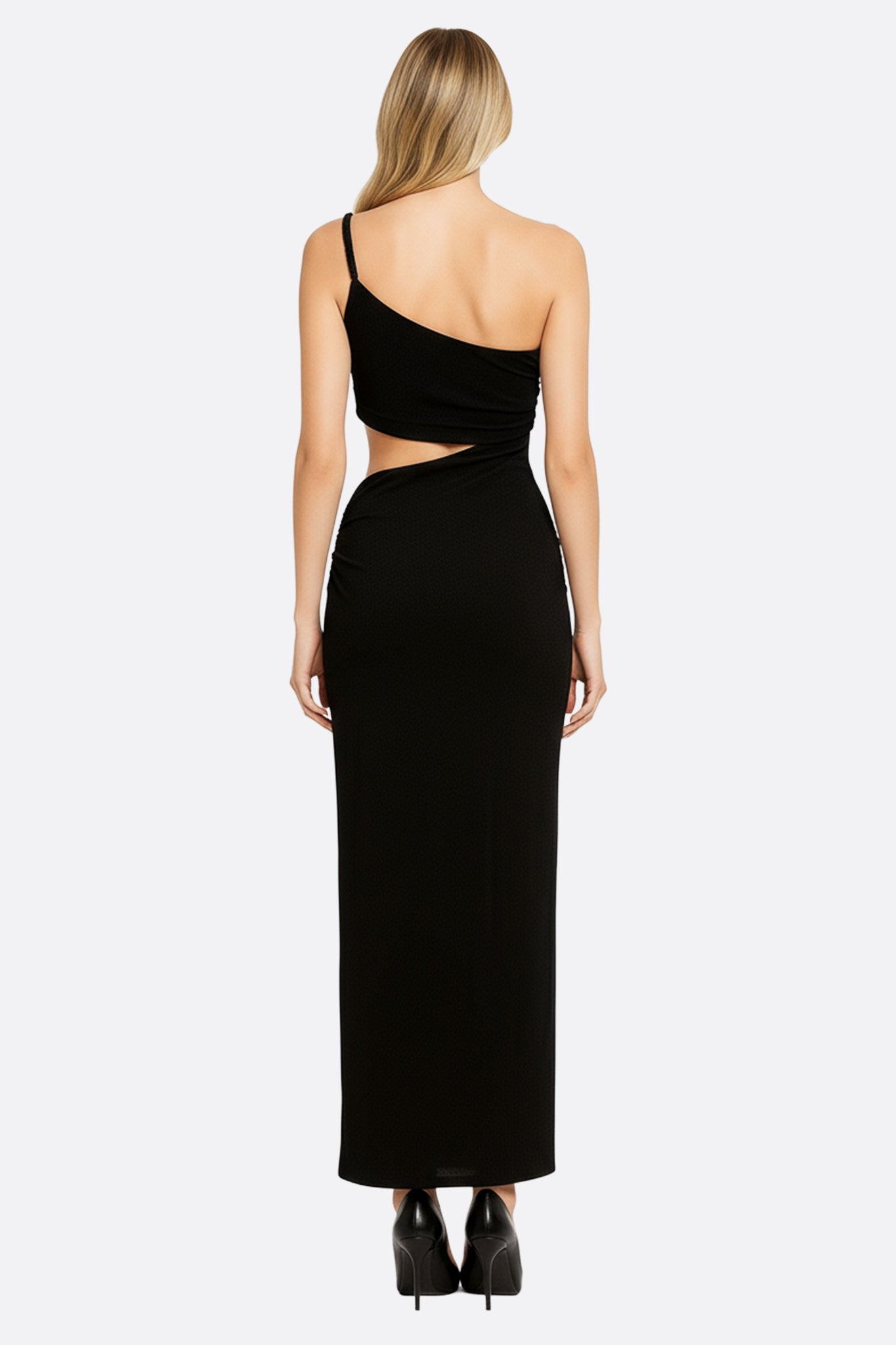 Robe noire asymétrique longue avec drapés et découpes, idéale pour sublimer votre silhouette lors d'une soirée élégante.