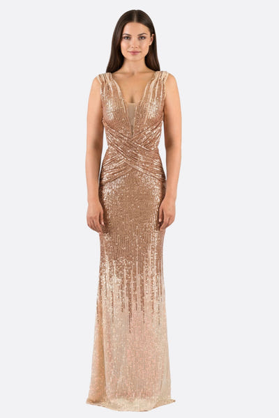 
Robe sirène élégante en sequins cuivrés, idéale pour soirées glamour, mettant en valeur une silhouette raffinée.



