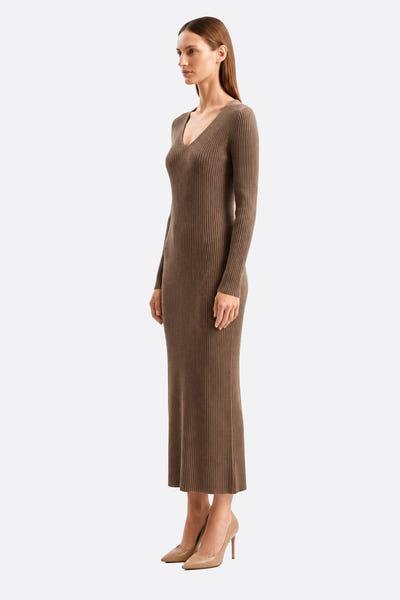 
Robe longue maille côtelée marron



