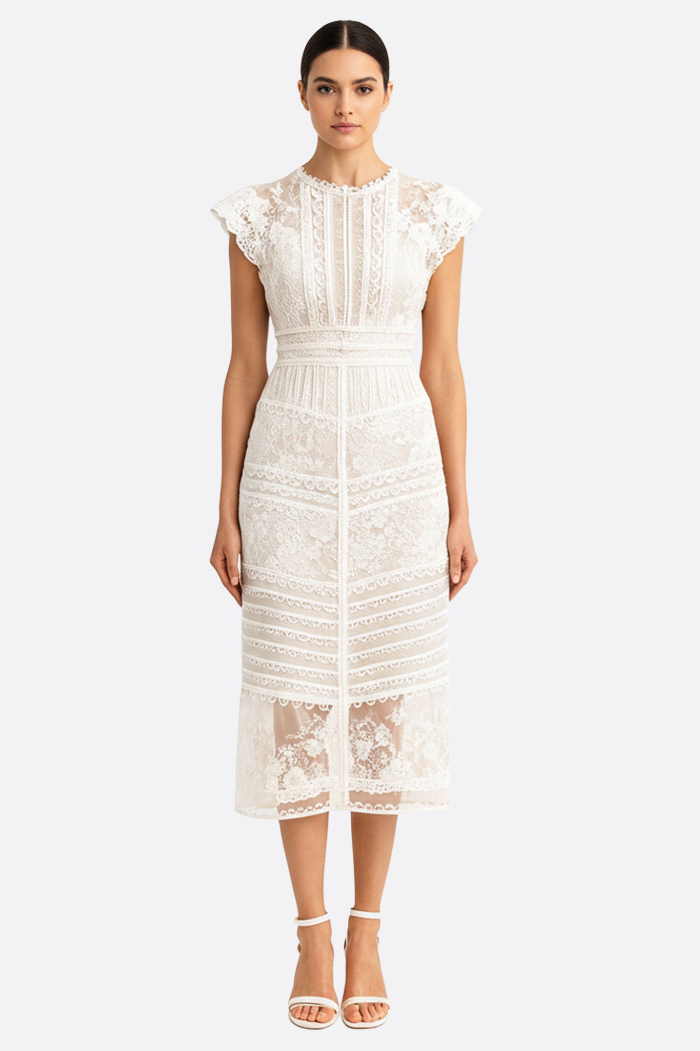 Robe midi en dentelle écrue à manches courtes, parfaite pour une soirée élégante ou un événement raffiné.