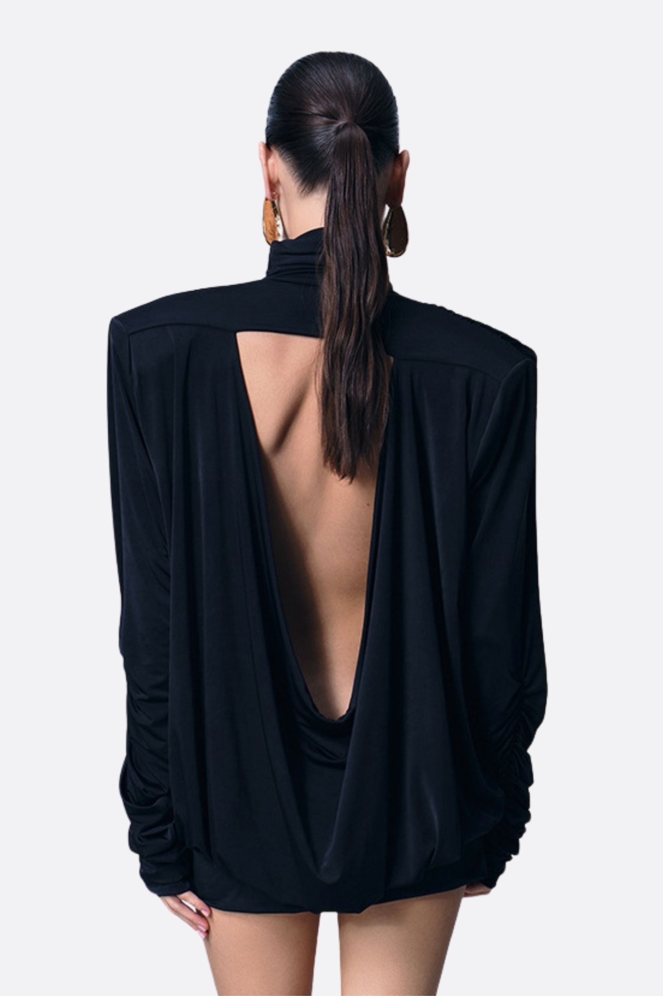 Robe pull mini drapée noire à col montant et manches froncées - MISCIANO