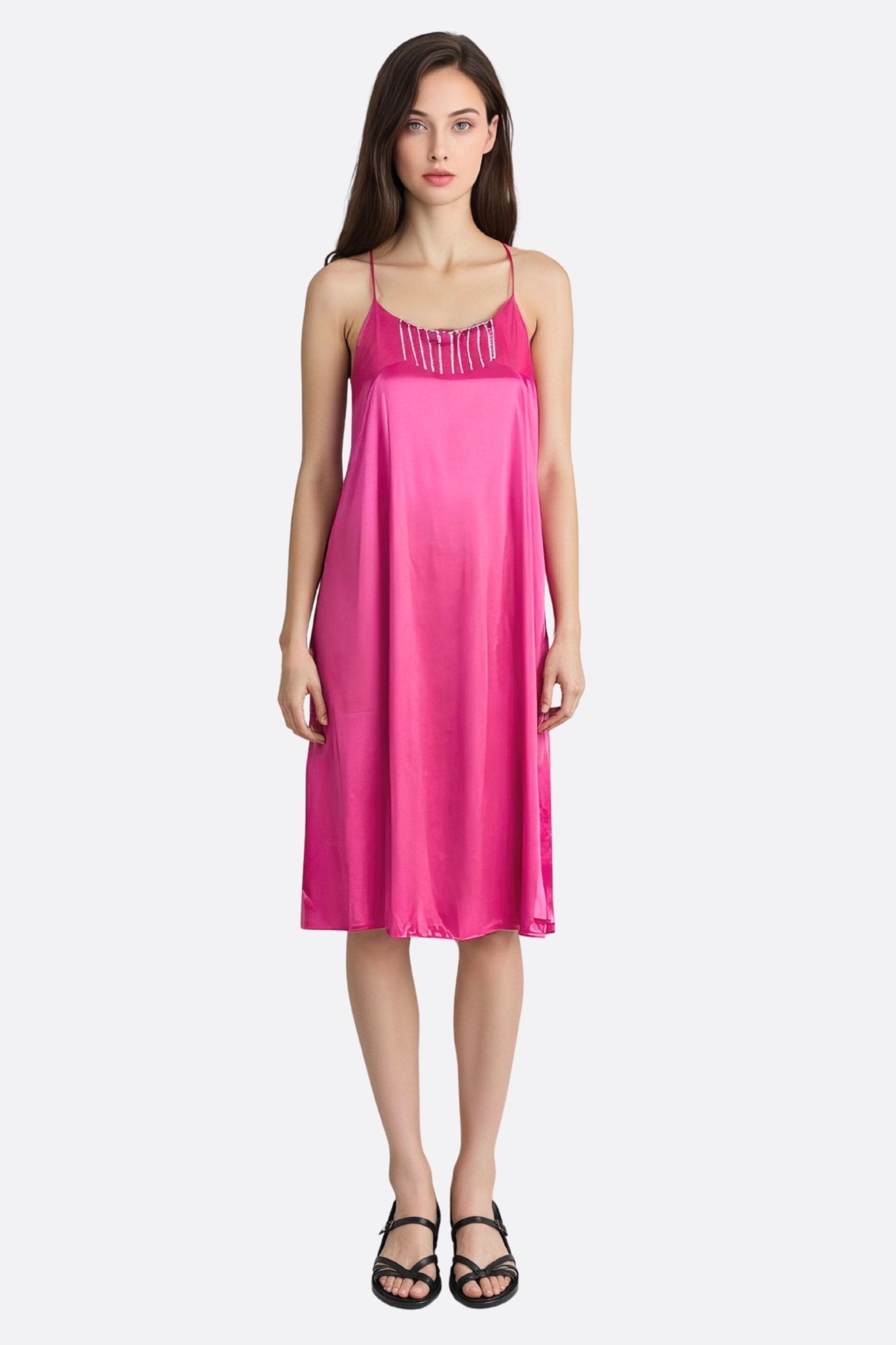 Robe satinée fuchsia à chaînettes de strass argentés - MISCIANO