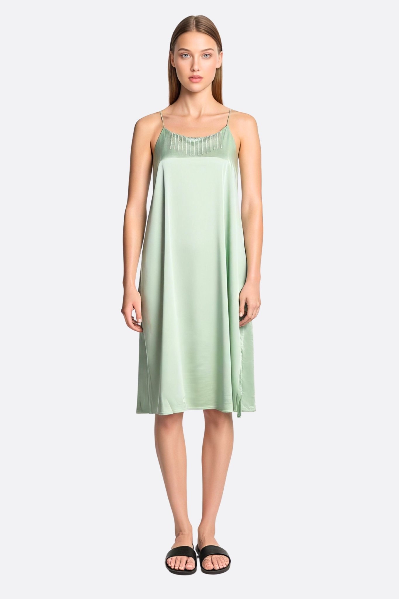 Robe satinée verte mint à chaînettes de strass argentés - MISCIANO