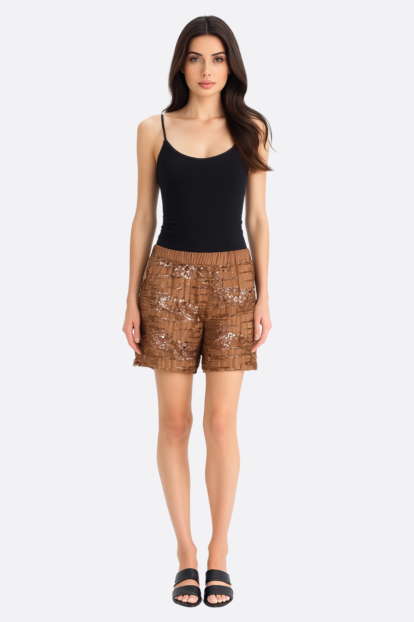 Short camel elegante con paillettes bronzo, perfetto per serate speciali e look glamour in ogni occasione.