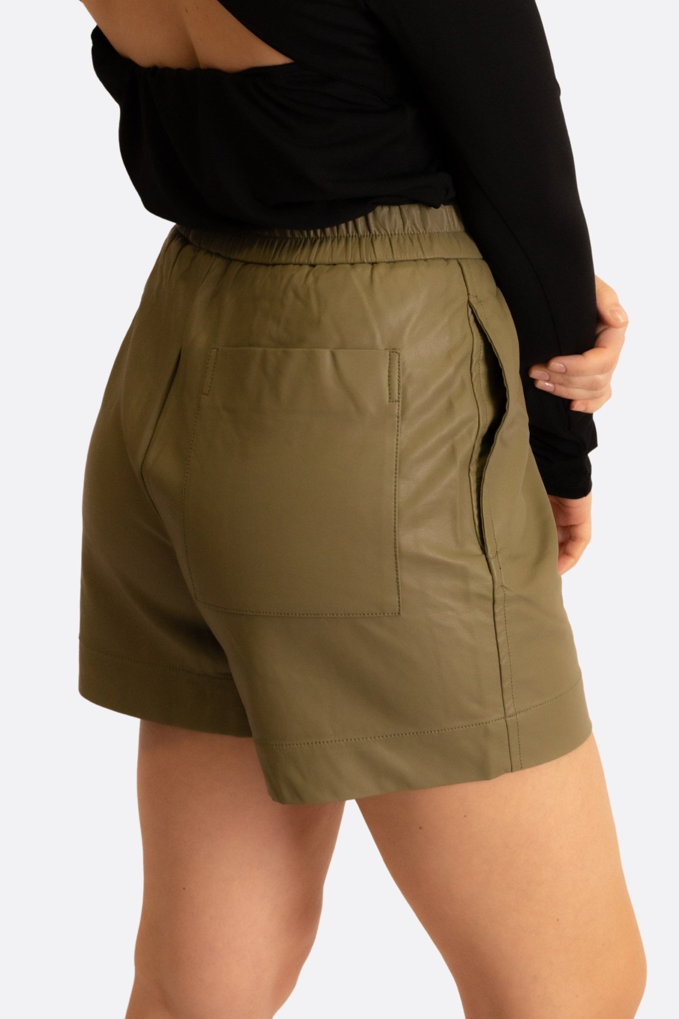 Short en similicuir kaki à taille élastique - MISCIANO