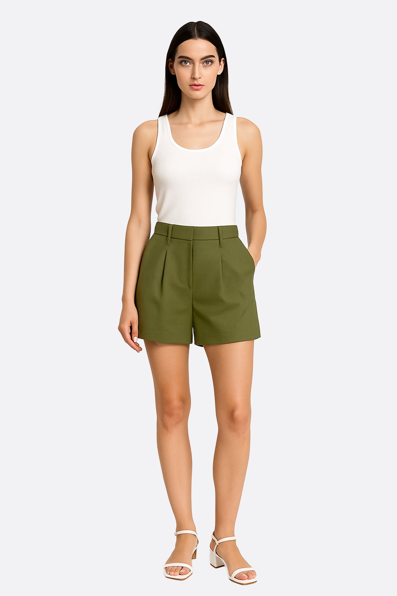 Short verde kaki in tessuto leggero con vita alta, ideale per un look estivo elegante e pratico.