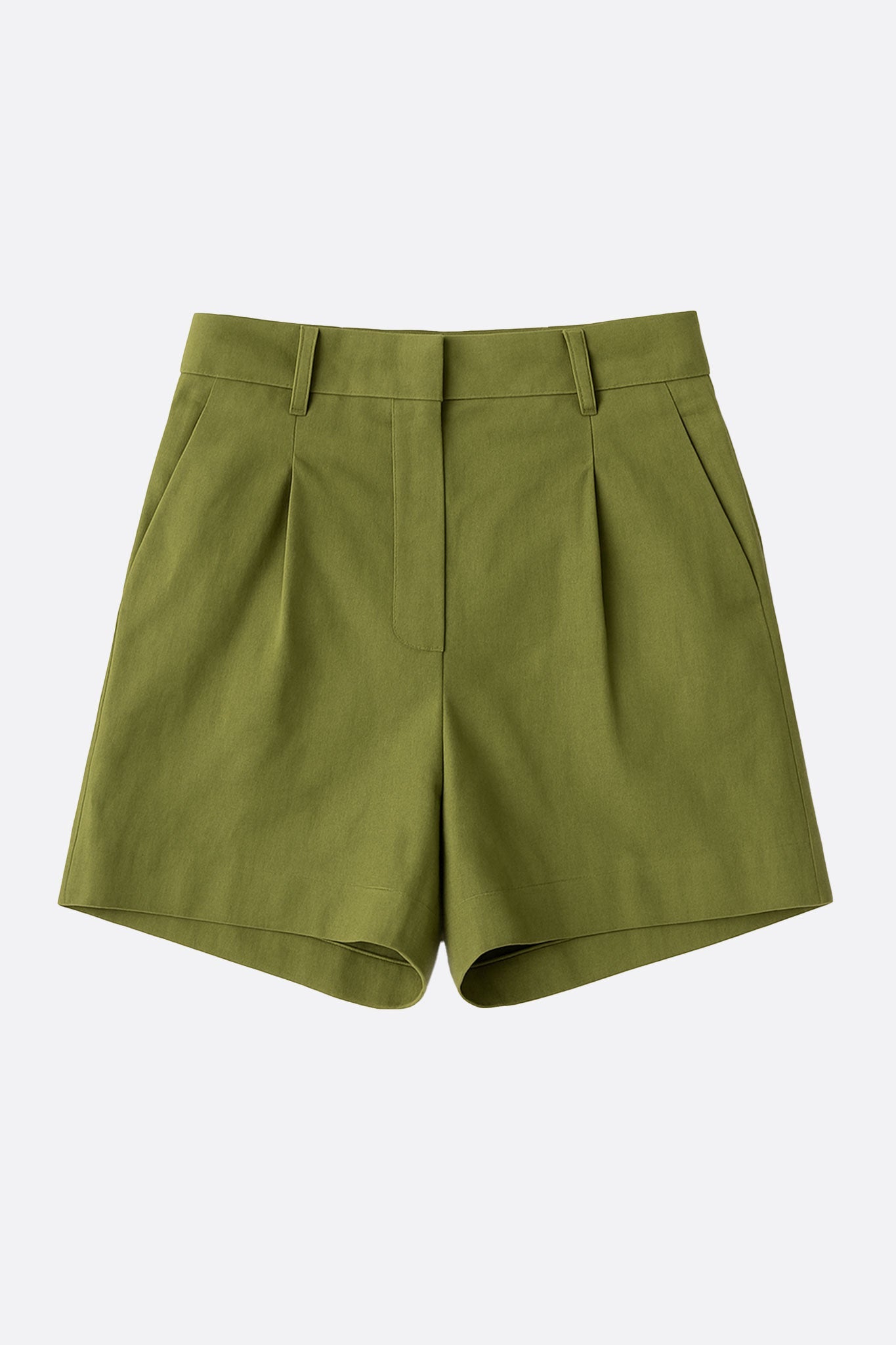 
Short structuré en toile légère vert olive, parfait pour un look chic et décontracté en toute saison.



