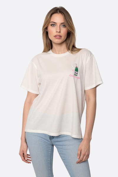 
T-shirt blanc ample avec broderie colorée de champagne et coupe rose, une pièce chic pour un look décontracté.



