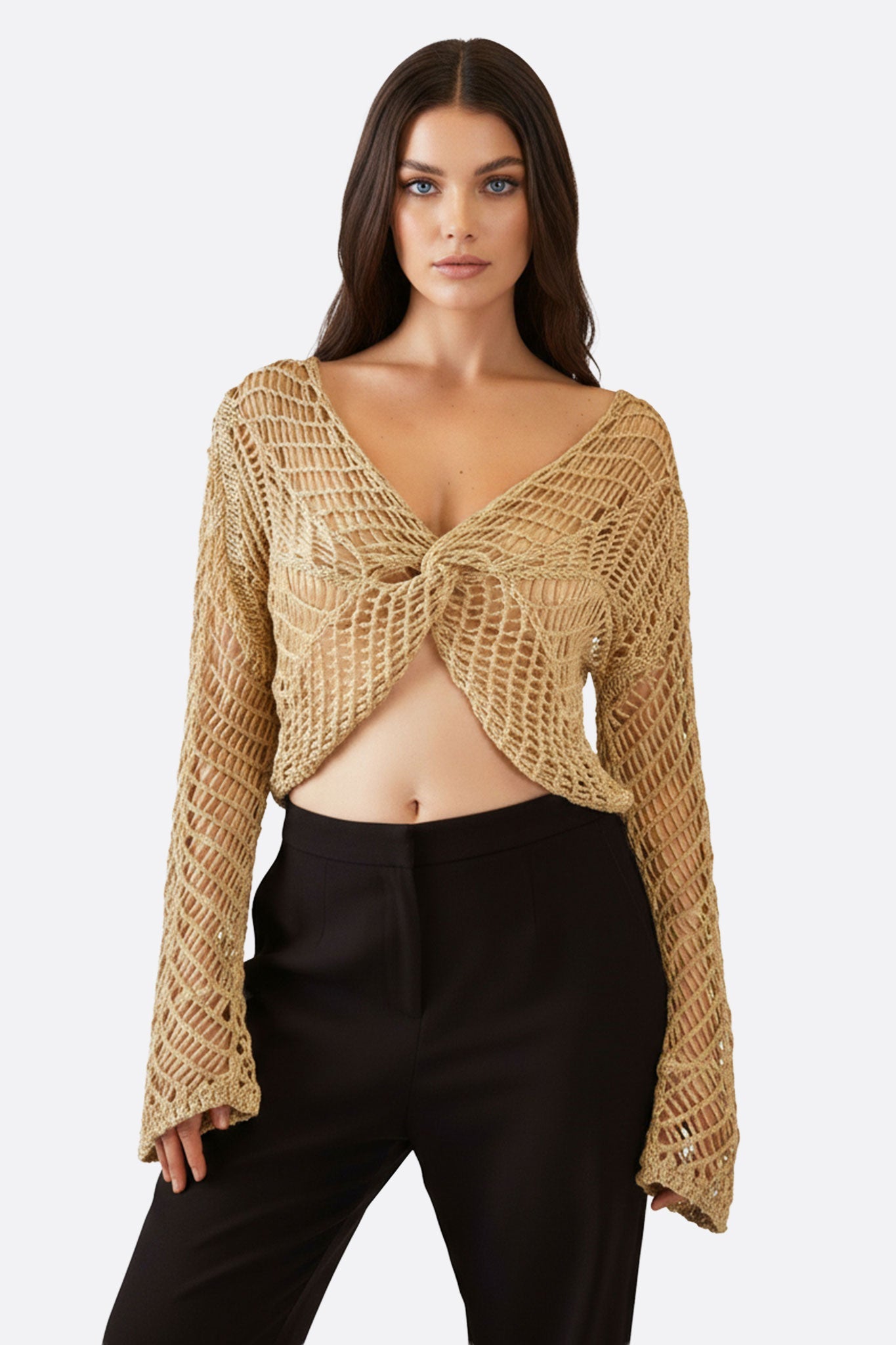 Top de crochet beige con diseño ajourée, estilo bohemio chic, perfecto para el verano, hecho en Italia.