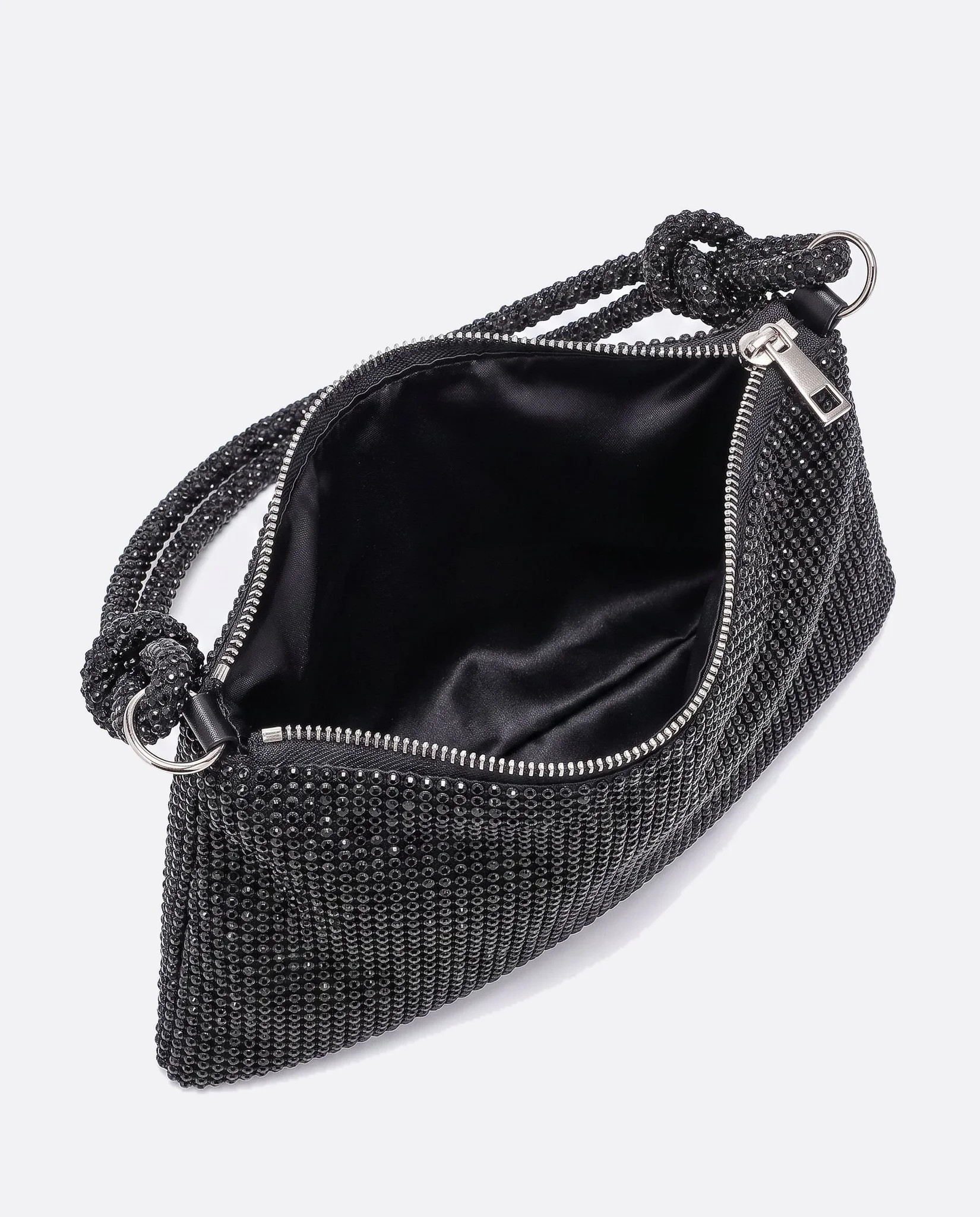 Intérieur de la pochette strass noire ouverte, doublure satinée noire